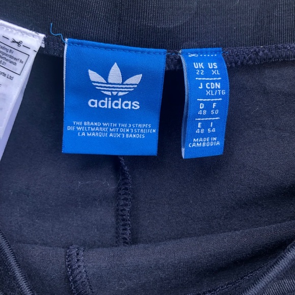 Adidas Navy Camo Leggings! 💙 - Picture 6 of 6